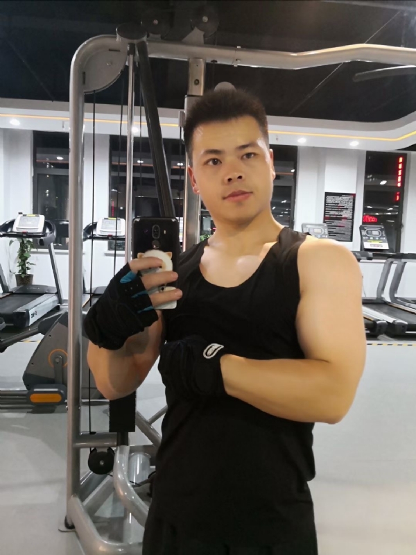 范迪塞尔的第二张照片--呼和浩特残疾人相亲网